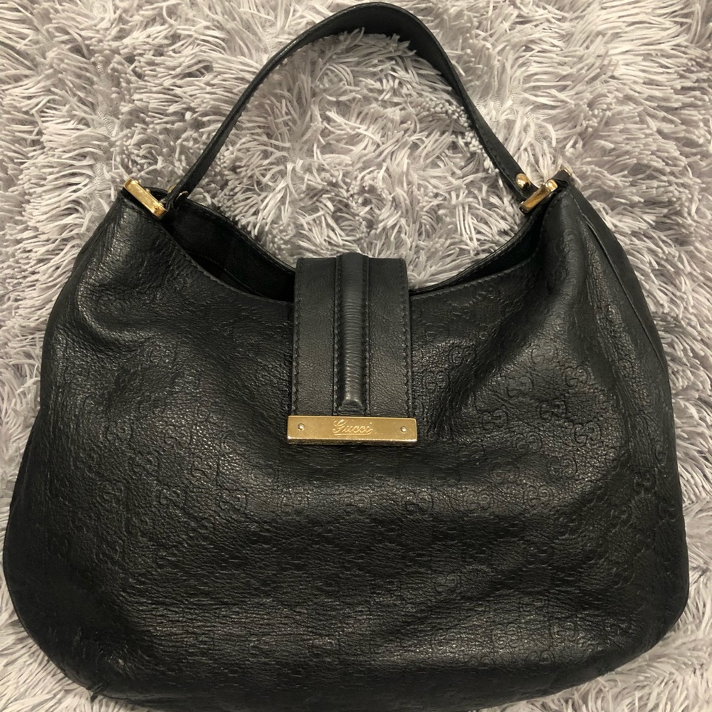 GUCCI • Black Leather Hobo Bag • BER2G
